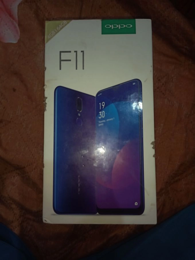 Oppo F11 With Box And original vooc charger 10/8 condition - photo 1