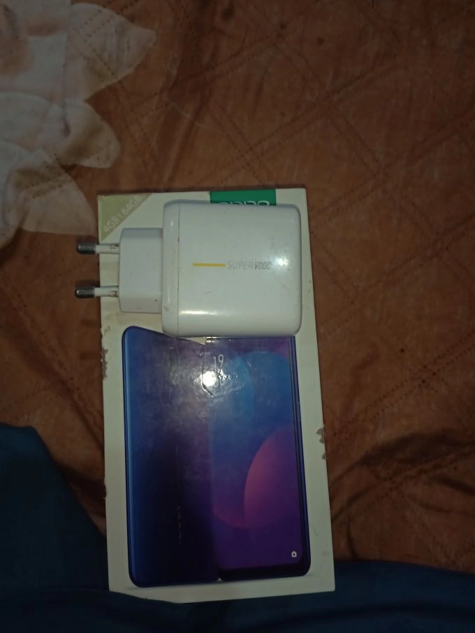 Oppo F11 With Box And original vooc charger 10/8 condition - photo 1