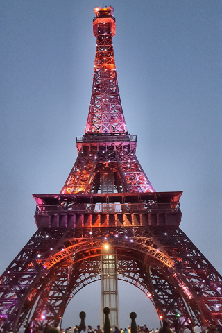 Eiffel Tower Lahore mobile wallpaper